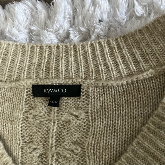 R W AND CO winter casual pearls sweater women V-neck - Picture 4 of 15